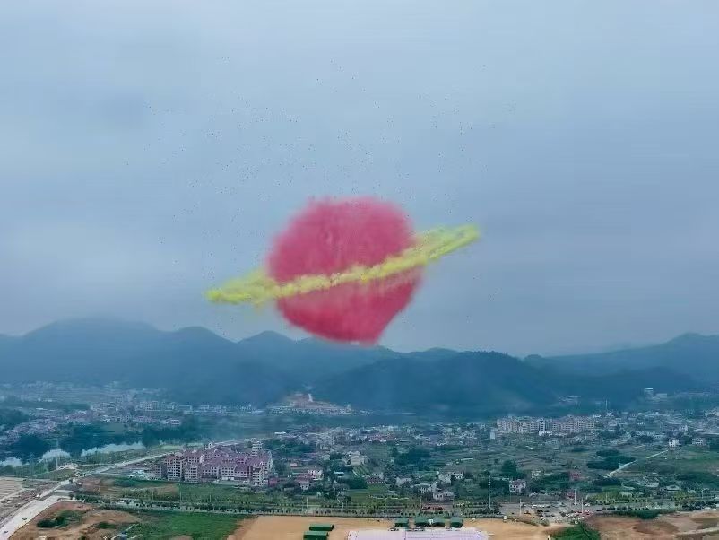 高巨创新同日挑战两项无人机吉尼斯纪录，科技与艺术完美融合