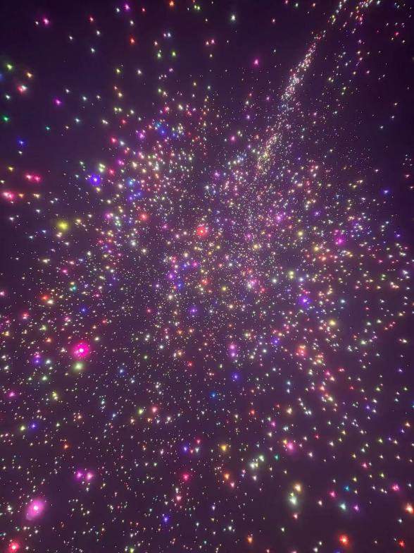 高巨创新同日挑战两项无人机吉尼斯纪录，科技与艺术完美融合