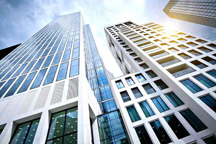 智能建造如何重塑商业建筑与仓储系统设计