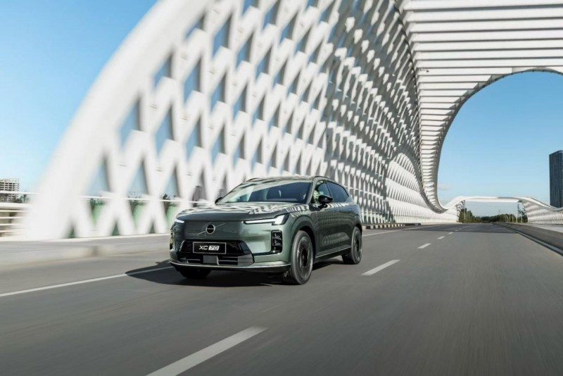 豪华插混SUV如何选？机械素质与动力架构是关键