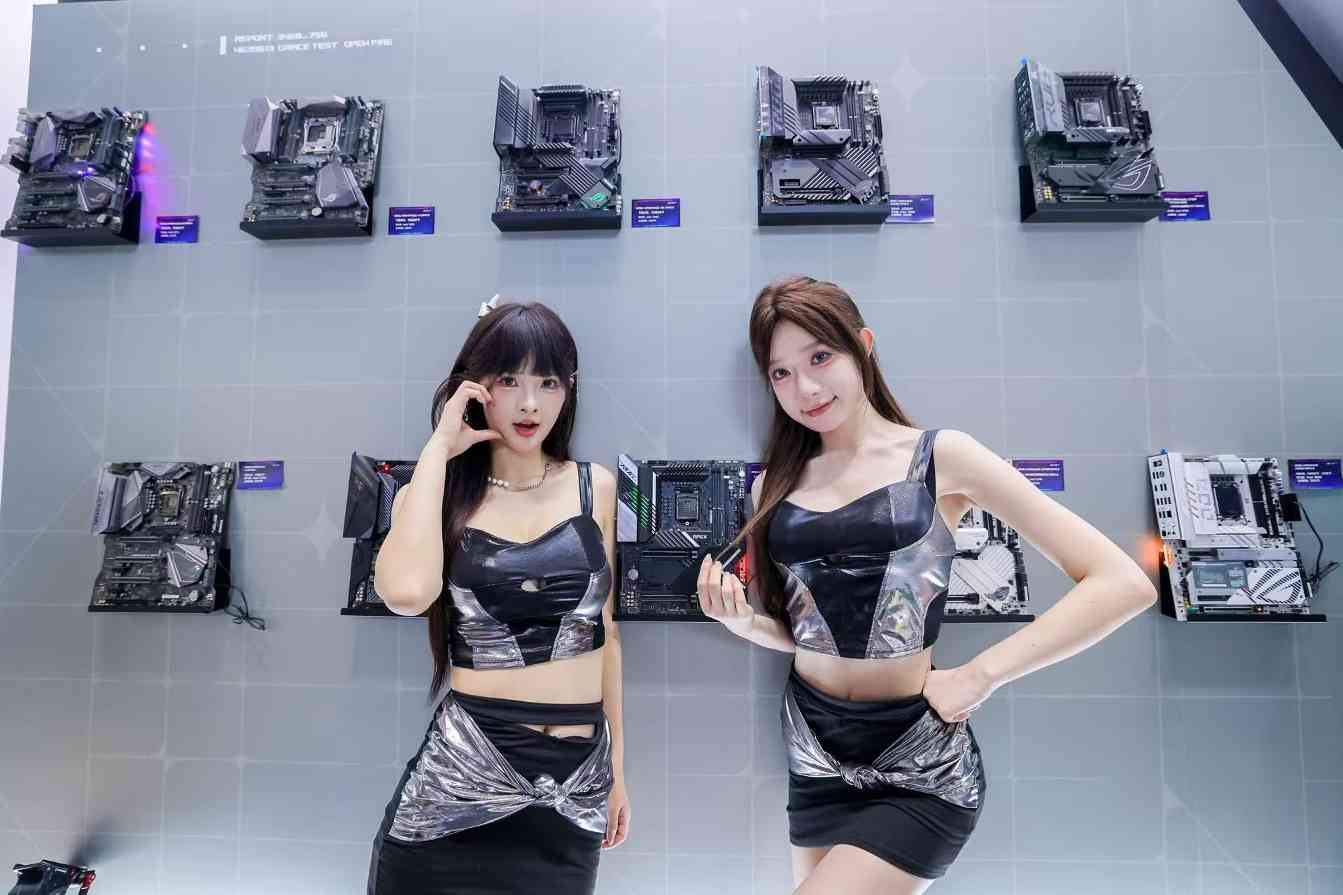 ROG玩+乐园亮相BW2025，超频与背置主板引领硬件新体验