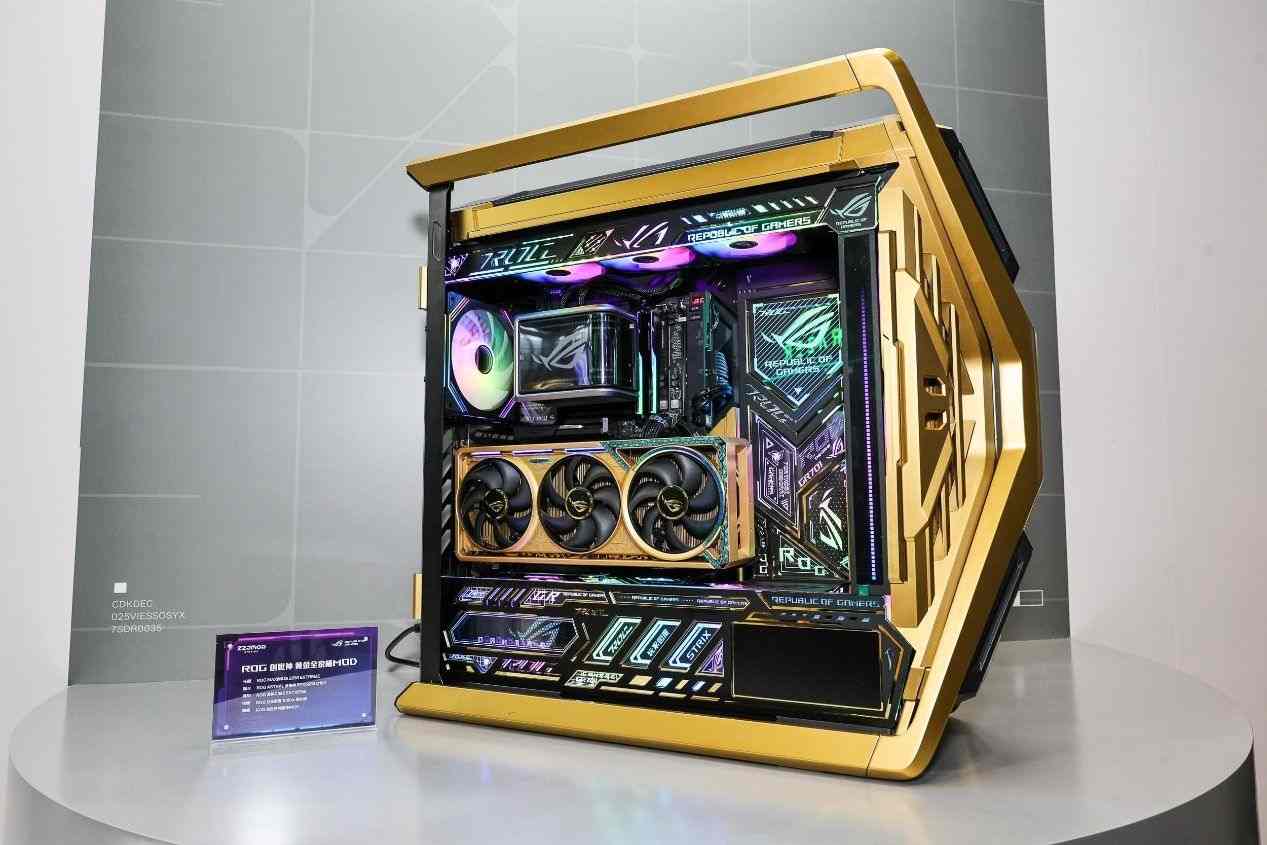 ROG玩+乐园亮相BW2025，重磅新品与二次元IP联动引爆狂欢