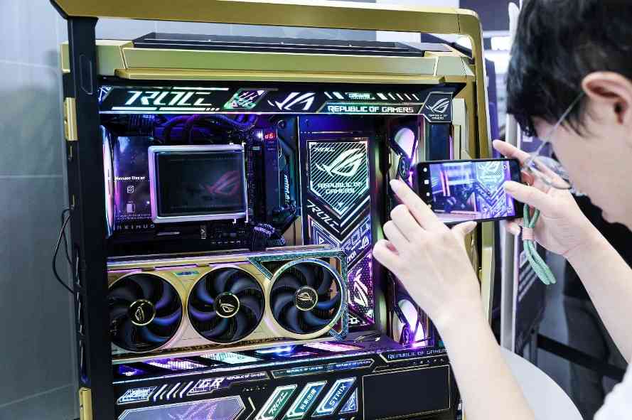 ROG玩+乐园亮相BW2025，重磅新品与二次元IP联动引爆狂欢