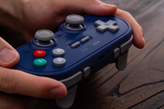 Pro 3蓝牙游戏手柄发布：软硬件双升级，探索无限操控可能