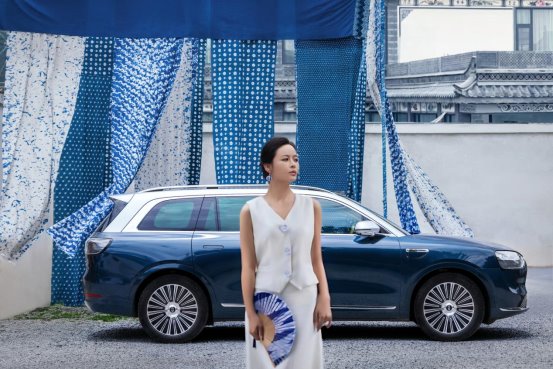 豪华SUV标杆：舒适、智能与安全的全面领先体验