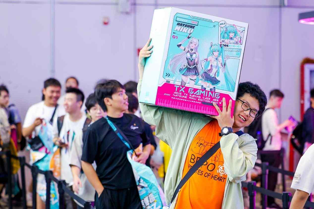 ROG玩+乐园亮相BW2025，重磅新品与二次元IP联动引爆狂欢