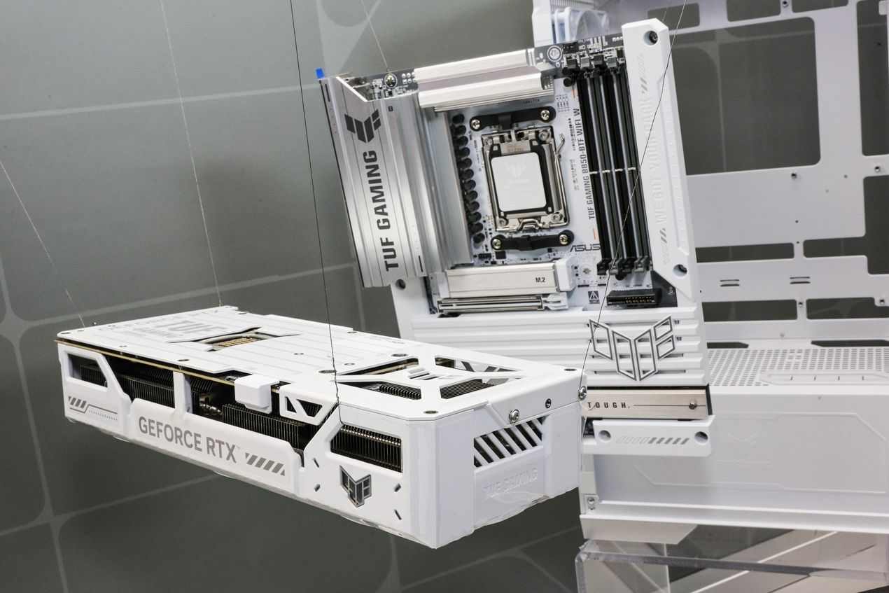 ROG玩+乐园亮相BW2025，超频与背置主板引领硬件新体验