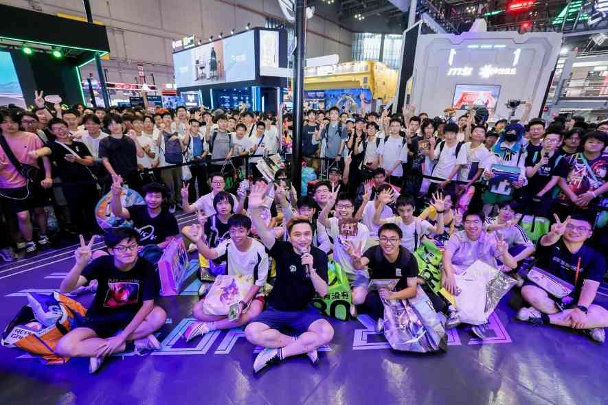 ROG玩+乐园亮相BW2025，重磅新品与二次元IP联动引爆狂欢