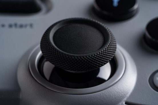 Pro 3蓝牙游戏手柄发布：软硬件双升级，探索无限操控可能