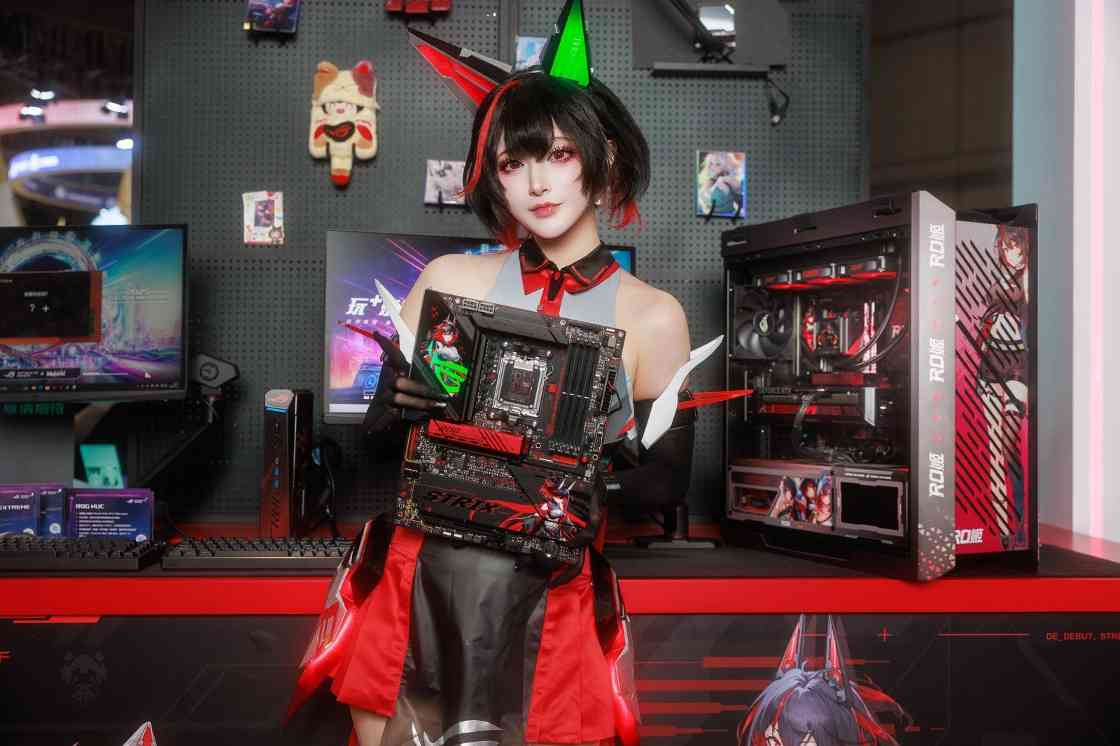 ROG玩家国度亮相BW2025，发布多款联名主板与次元主题全家桶