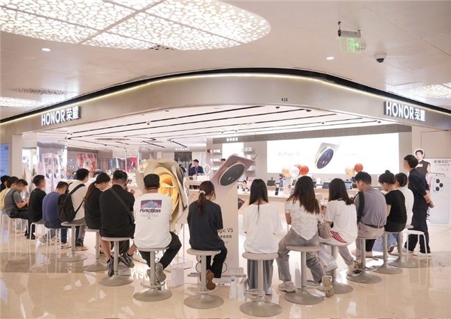 折叠屏轻薄新标杆，荣耀Magic V5如何实现性能与续航兼得