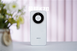 送父母手机怎么选？兼顾耐用续航护眼，这款手机是优质首选