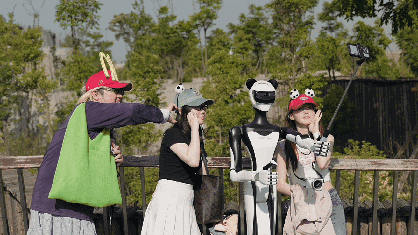 星动纪元星动Q5在成都网红景点当“旅游搭子”！