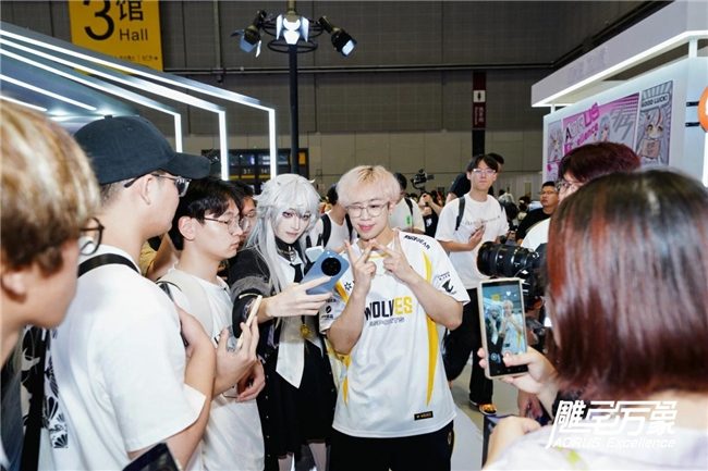 BW2025技嘉AORUS战力全开，次元突破！硬核电竞引爆文化狂潮