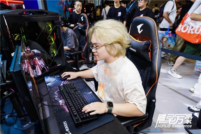BW2025技嘉AORUS战力全开，次元突破！硬核电竞引爆文化狂潮