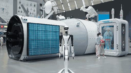 星动纪元星动Q5在成都网红景点当“旅游搭子”！