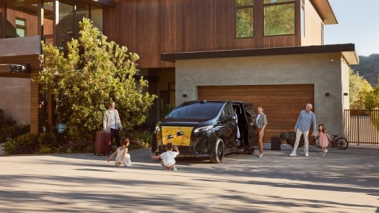 全球首款EAI-MPV发布，颠覆传统豪华出行体验