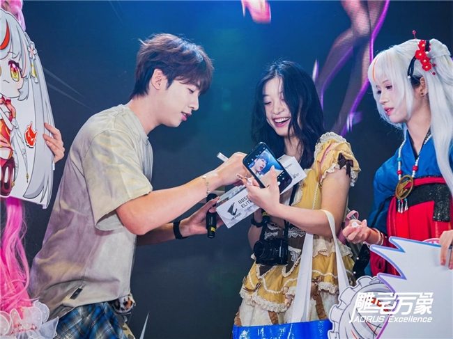 BW2025技嘉AORUS战力全开，次元突破！硬核电竞引爆文化狂潮