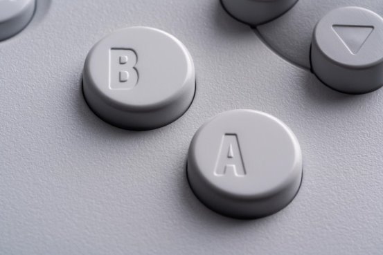 经典重燃：八位堂正式推出64蓝牙手柄