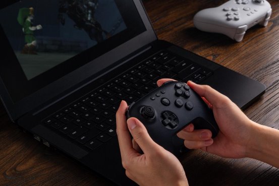 经典重燃：八位堂正式推出64蓝牙手柄